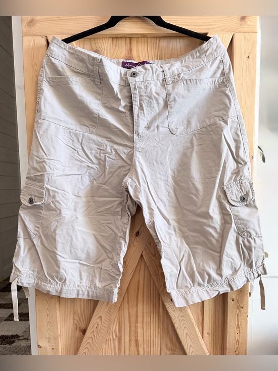 Gloria Vanderbilt Pants - Gloria Vanderbilt Light Beige Cargo Bermuda Shorts